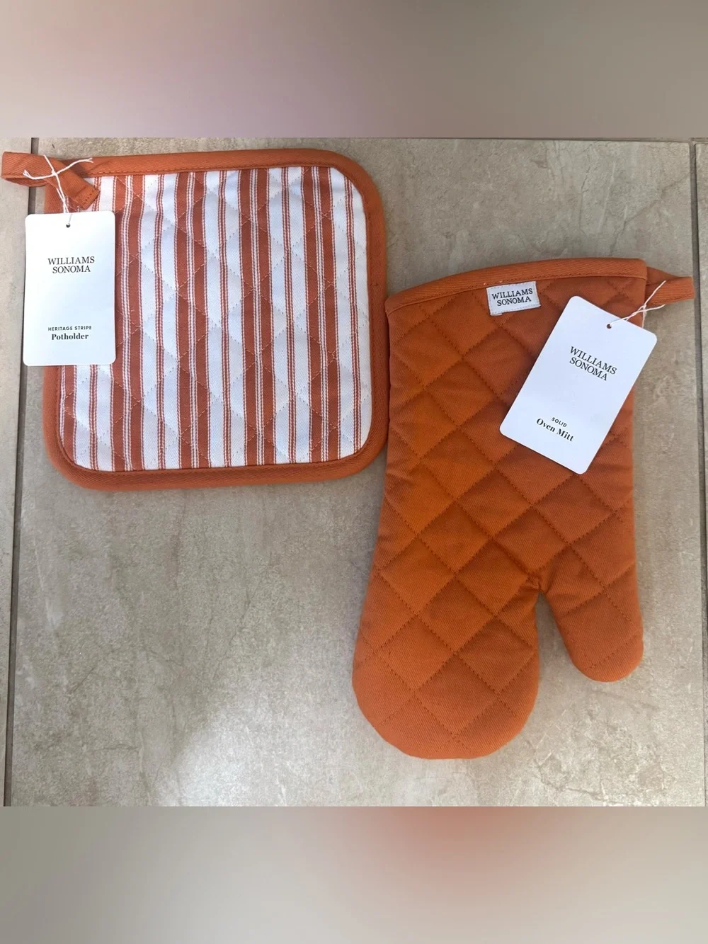 Williams Sonoma Potholder and Oven Mitt